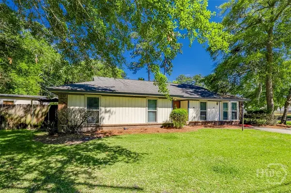 2 S Paxton Drive, Savannah, GA 31406