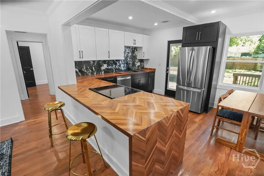 407 E 58th Street, Savannah, GA 31405 - #2