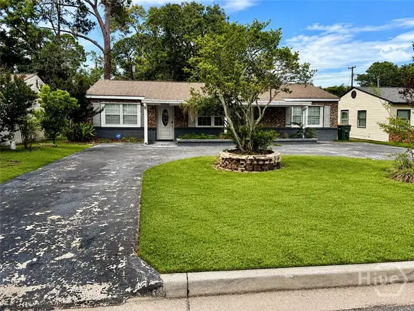 2206 N Fernwood Drive, Savannah, GA 31404