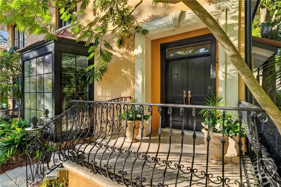 529 E 44th Street, Savannah, GA 31405 - #3