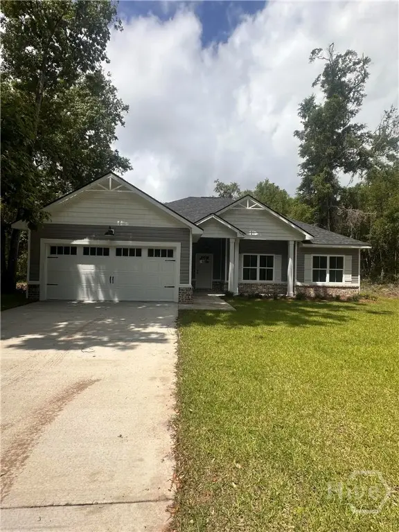 102 Mangrove Court, Jesup, GA 31546