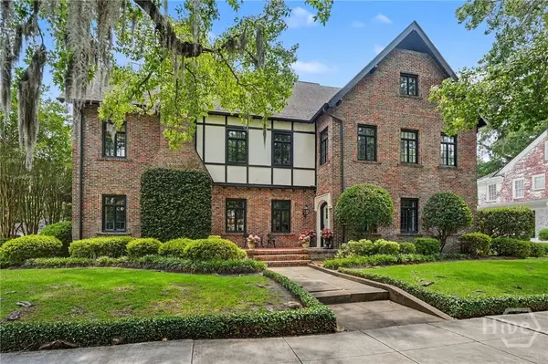 27 E 49th Street, Savannah, GA 31405