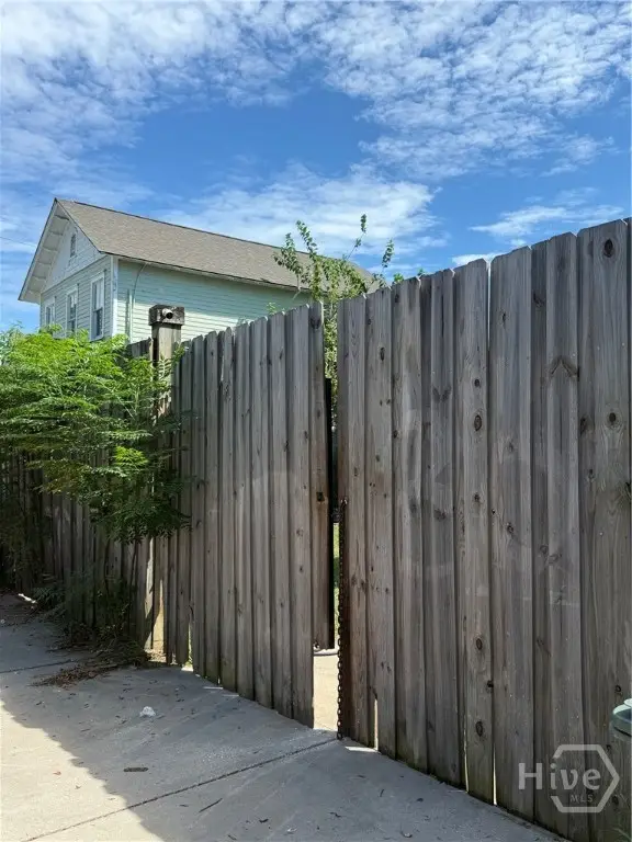307 W 43rd Street, Savannah, GA 31405