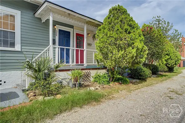 530 E Gordon Lane, Savannah, GA 31401