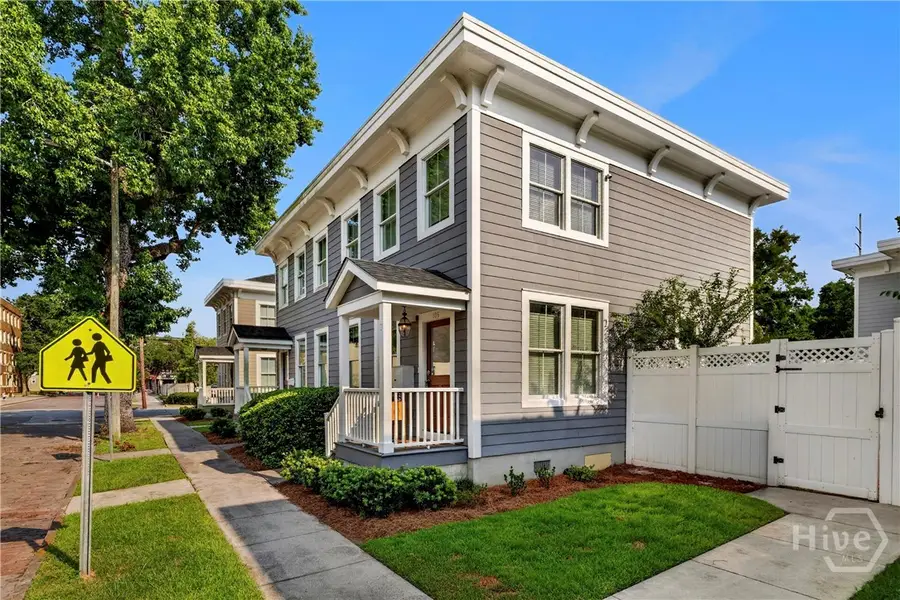 105 W 31st Street, Savannah, GA 31401 - #3