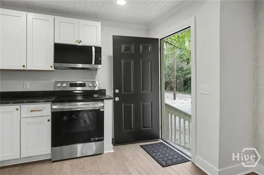 121 W 61st Street, Savannah, GA 31405 - #2