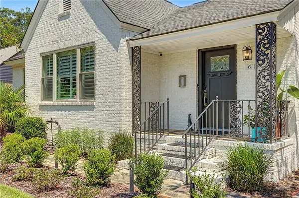 6 E 53rd Street, Savannah, GA 31405