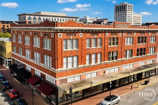 122 W Broughton Street #202, Savannah, GA 31401