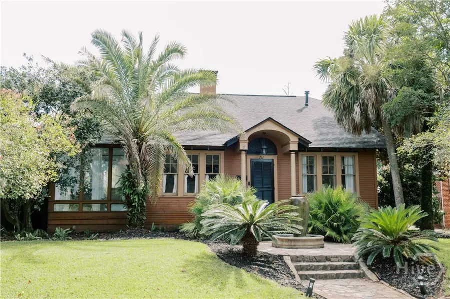 211 E 51st Street, Savannah, GA 31405 - #2