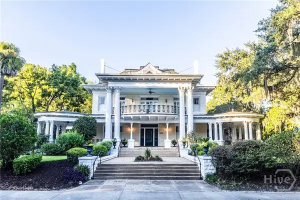 920 E Victory Drive, Savannah, GA 31405