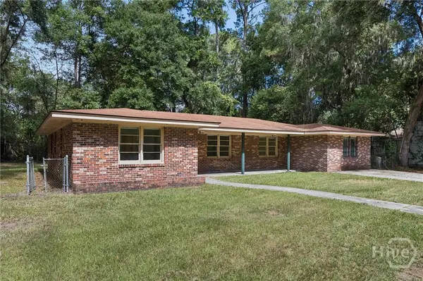 2210 Bona Bella Avenue, Savannah, GA 31406