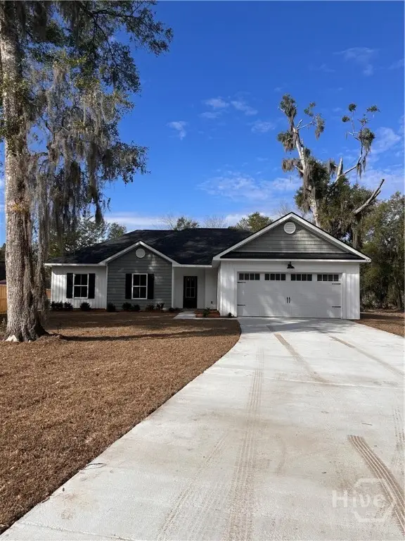 112 Mangrove Court, Jesup, GA 31546