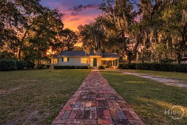 5605 Jasmine Avenue, Savannah, GA 31406