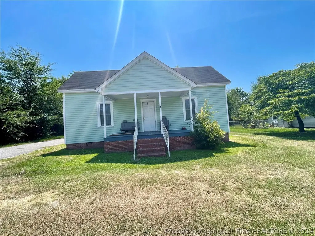 22 Third Street, Laurinburg, NC 28352 - #1
