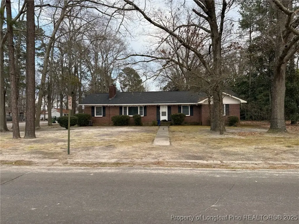 201 S Elm Street, Maxton, NC 28364 - Image #1