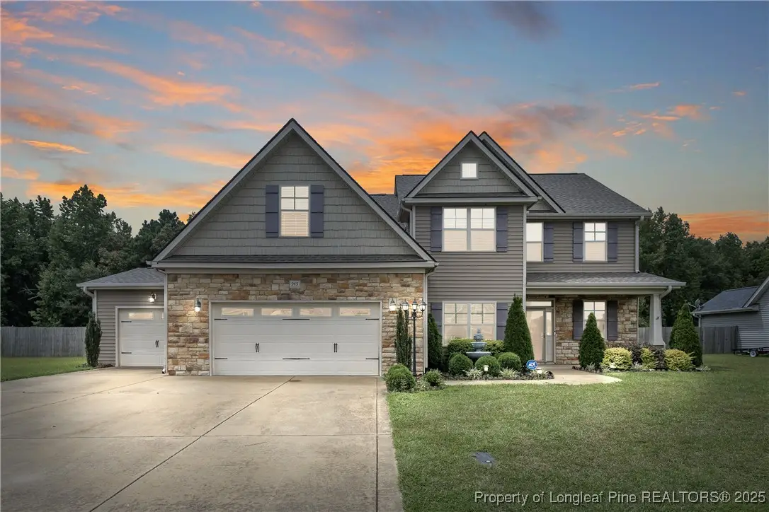 945 Pecan Grove Loop Loop, Hope Mills, NC 28348 - Image #1
