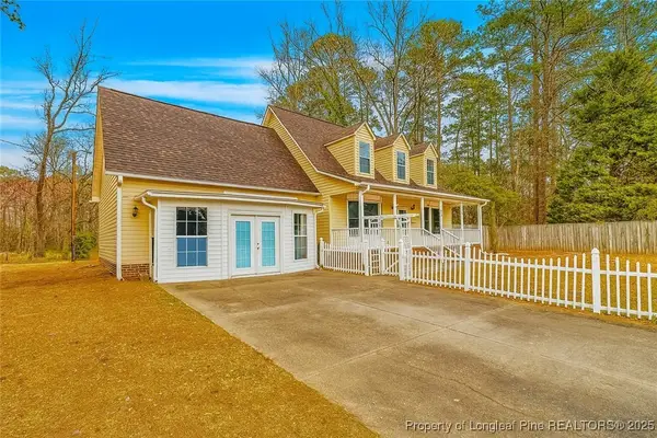 610 W 6th Avenue, Raeford, NC 28376