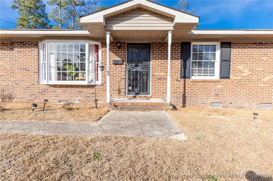 823 E Donaldson Avenue, Raeford, NC 28376 - Image #2