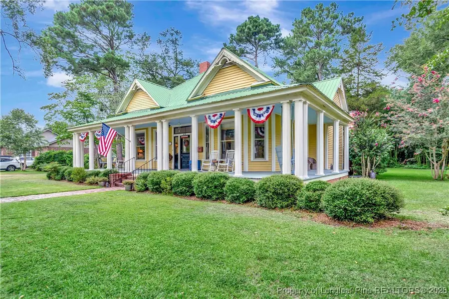 415 E 3rd Avenue, Red Springs, NC 28377 - #2