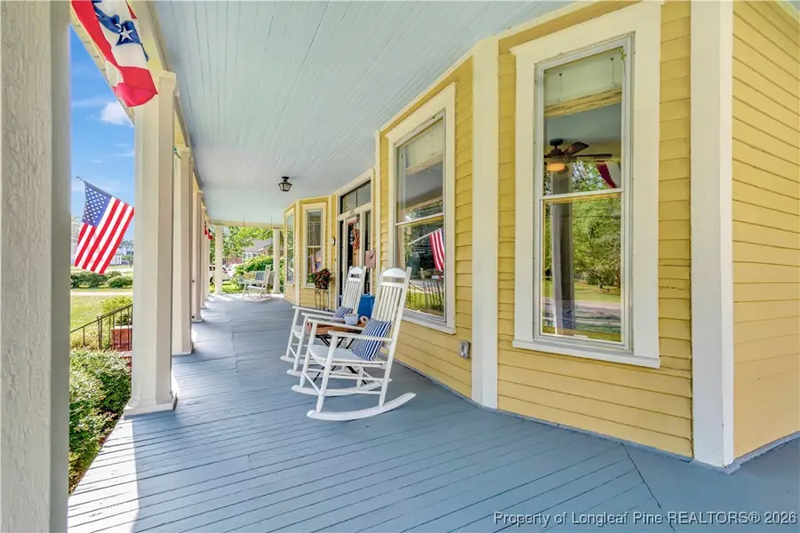 415 E 3rd Avenue, Red Springs, NC 28377 - #3