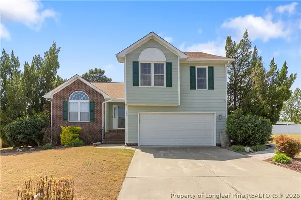 704 Fairbluff Drive, Hope Mills, NC 28348