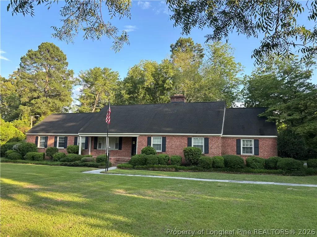 209 W Prospect Avenue, Raeford, NC 28376 - #1