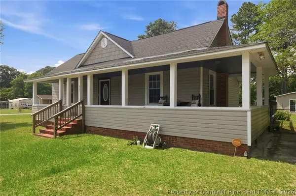 423 E Edinborough Avenue, Raeford, NC 28376