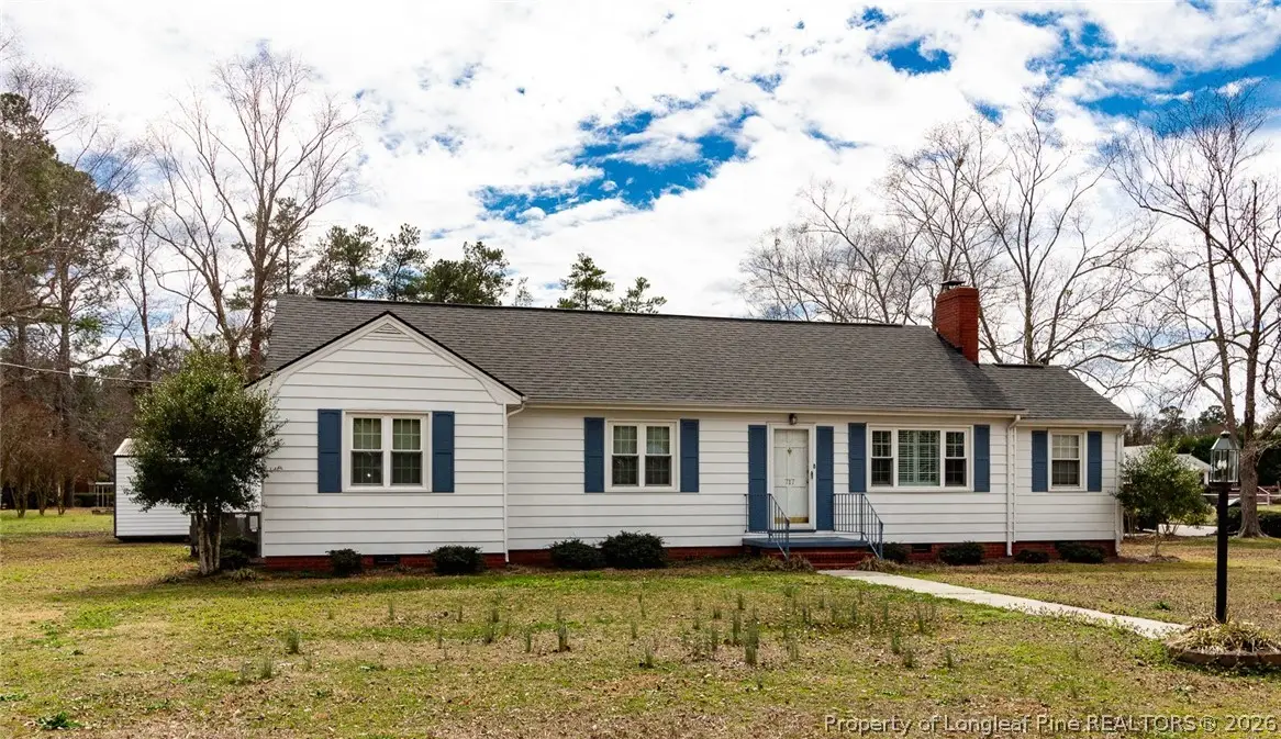 717 W Cutlar Street, Saint Pauls, NC 28384 - #1