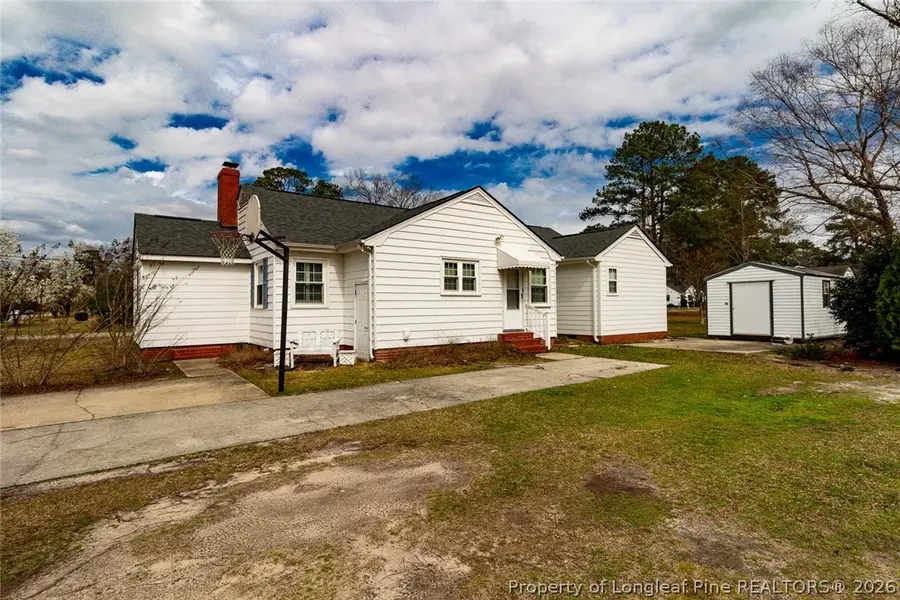 717 W Cutlar Street, Saint Pauls, NC 28384 - #3