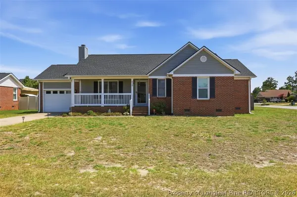 627 Sunnybrook Drive, Hope Mills, NC 28348