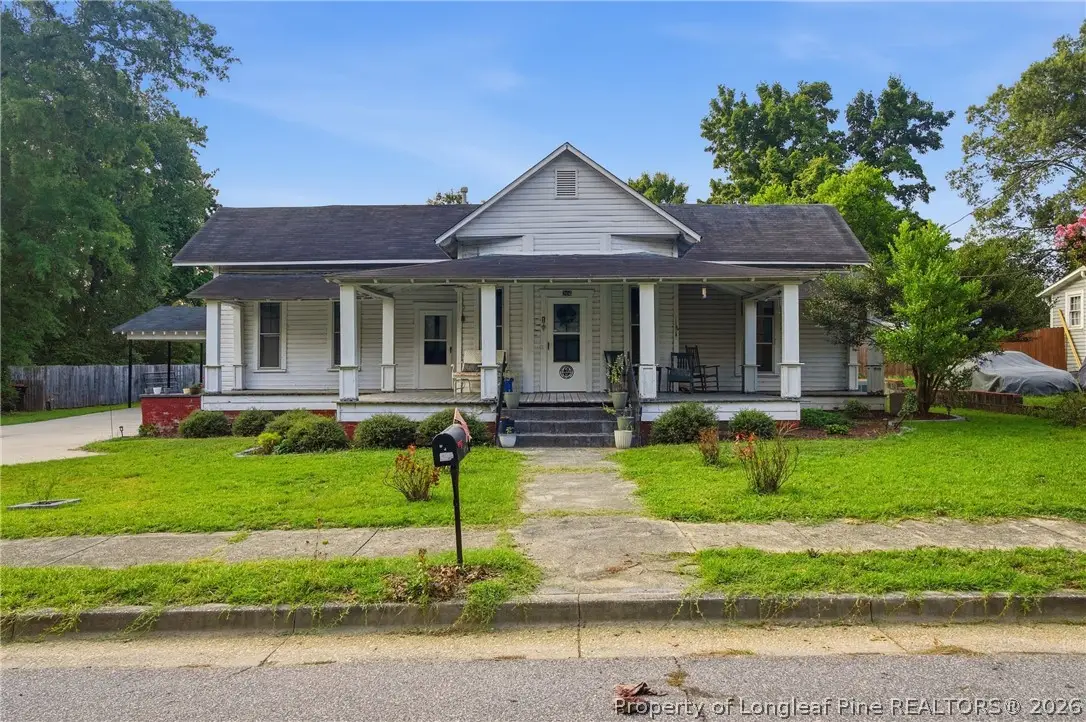 206 E 2nd Avenue, Red Springs, NC 28377 - #1