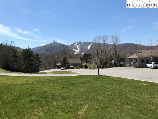 395 Cross Park Drives, Sugar Mountain, NC 28604