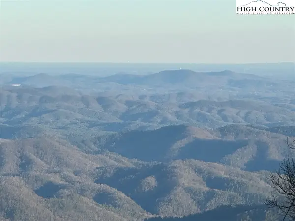 24 Hermitage Lane, Blowing Rock, NC 28605