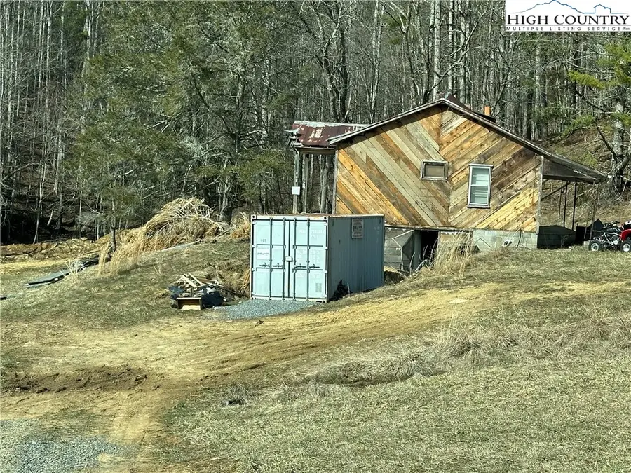 529 Will Glenn Road, Sugar Grove, NC 28679 - Image #2