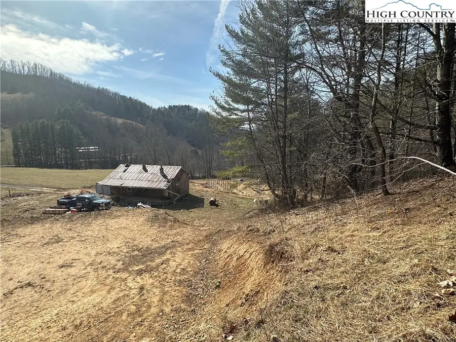 529 Will Glenn Road, Sugar Grove, NC 28679 - Image #3