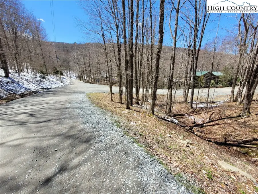 307 and 309 Overbrook Trail, Beech Mountain, NC 28604 - Image #3