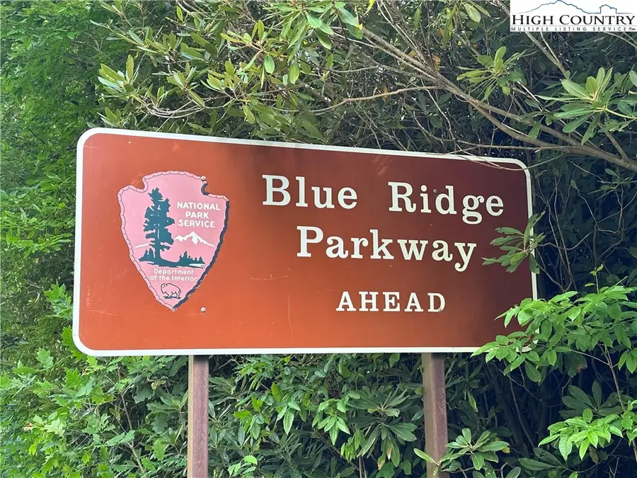 28 Chickasaw Trail, Blowing Rock, NC 28605 - Image #3