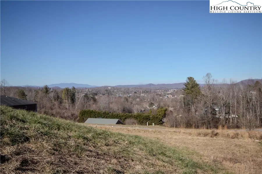 409 SE Whitmore Street, Lenoir, NC 28645 - Image #3