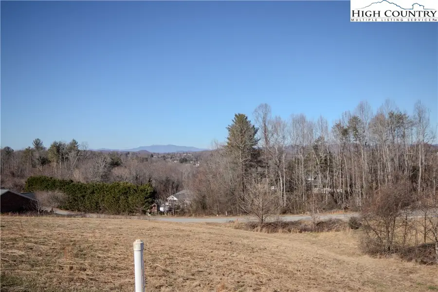 414 SE Whitmore Street, Lenoir, NC 28645 - Image #2