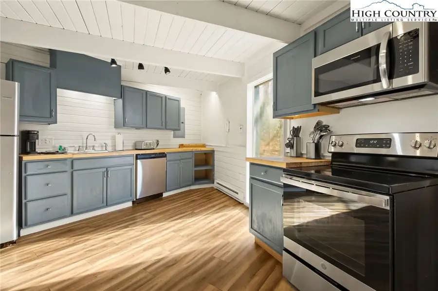 104 Black Birch Lane, Beech Mountain, NC 28604 - Image #3