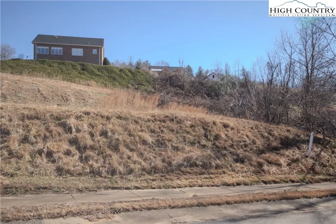 747 SE Chatsworth Street, Lenoir, NC 28645 - Image #1