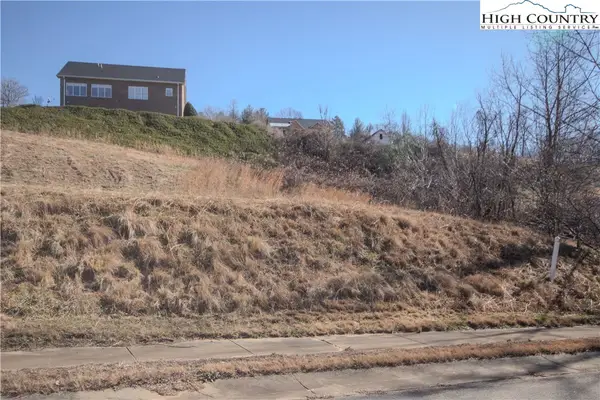 747 SE Chatsworth Street, Lenoir, NC 28645