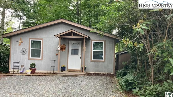 123 Whispering Pine Loop, Newland, NC 28657