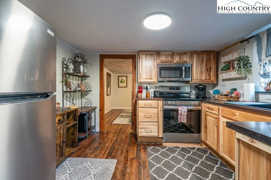 40 Painter Road, Banner Elk, NC 28604 - Image #3