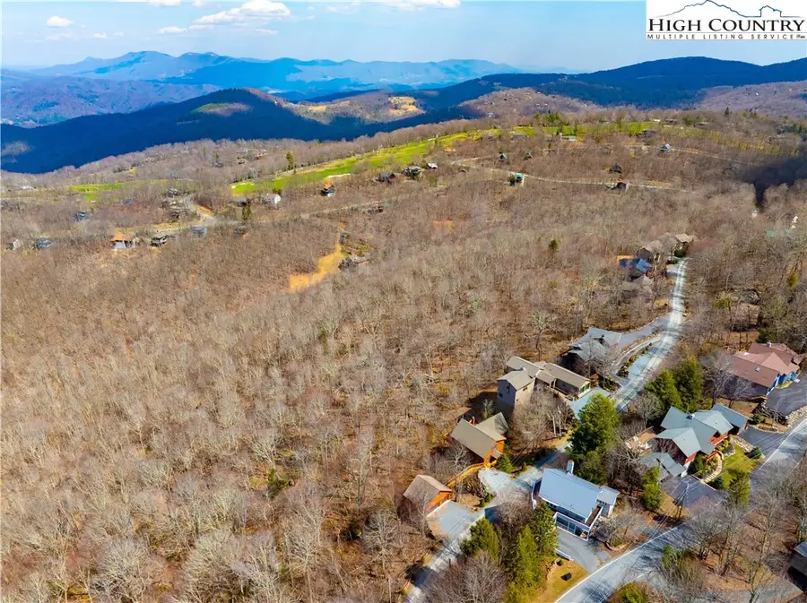 138 Hawthorn Road, Beech Mountain, NC 28604 - Image #3