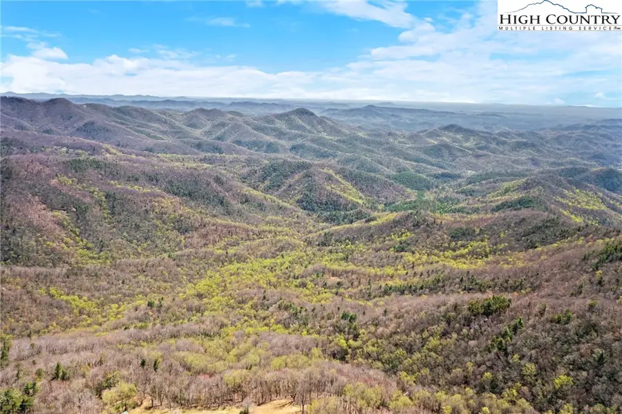 543 Gorge View Drive, Blowing Rock, NC 28605 - Image #2