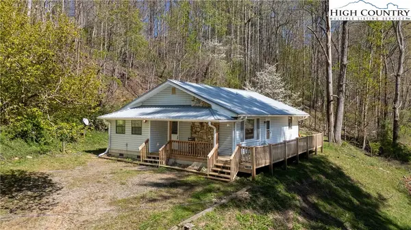 5381 Hwy 197 S, Burnsville, NC 28714