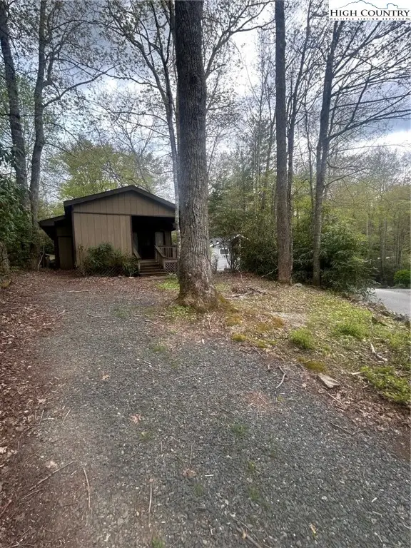 210 Laurel Lane, Newland, NC 28657 - Image #3