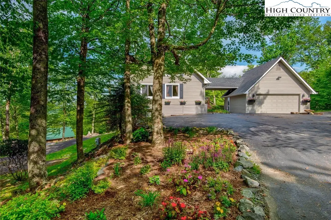 569 Shelter Rock Circle, Sugar Mountain, NC 28604 - Image #1
