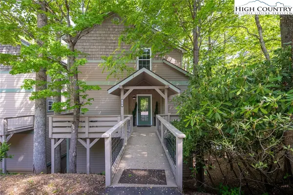 170 Inn At Crestwood Drive, Boone, NC 28607